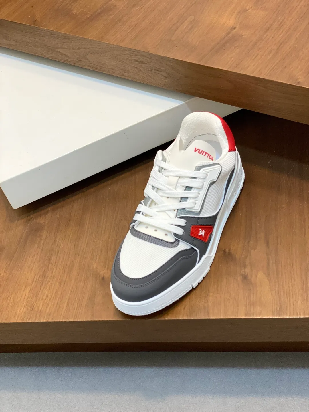 Men's shoes 💰900 Loui* Vuitto* - Louis ** donkey house New color matching men's trainer sneakers, this LV Trainer sneaker is made of calfskin and breathable mesh, showing pure colors, the #54 logo on the back traces the brand's birth in 1854, the designer's handwritten brand logo embellishes one side, designed by Virgil Abloh himself, a very commemorative sneaker, the new lv Louis Vuitton loui* vuitto* trainer sneaker low casual sports culture versatile basketball sneakers Size: 39-44 (customized at 38.45)